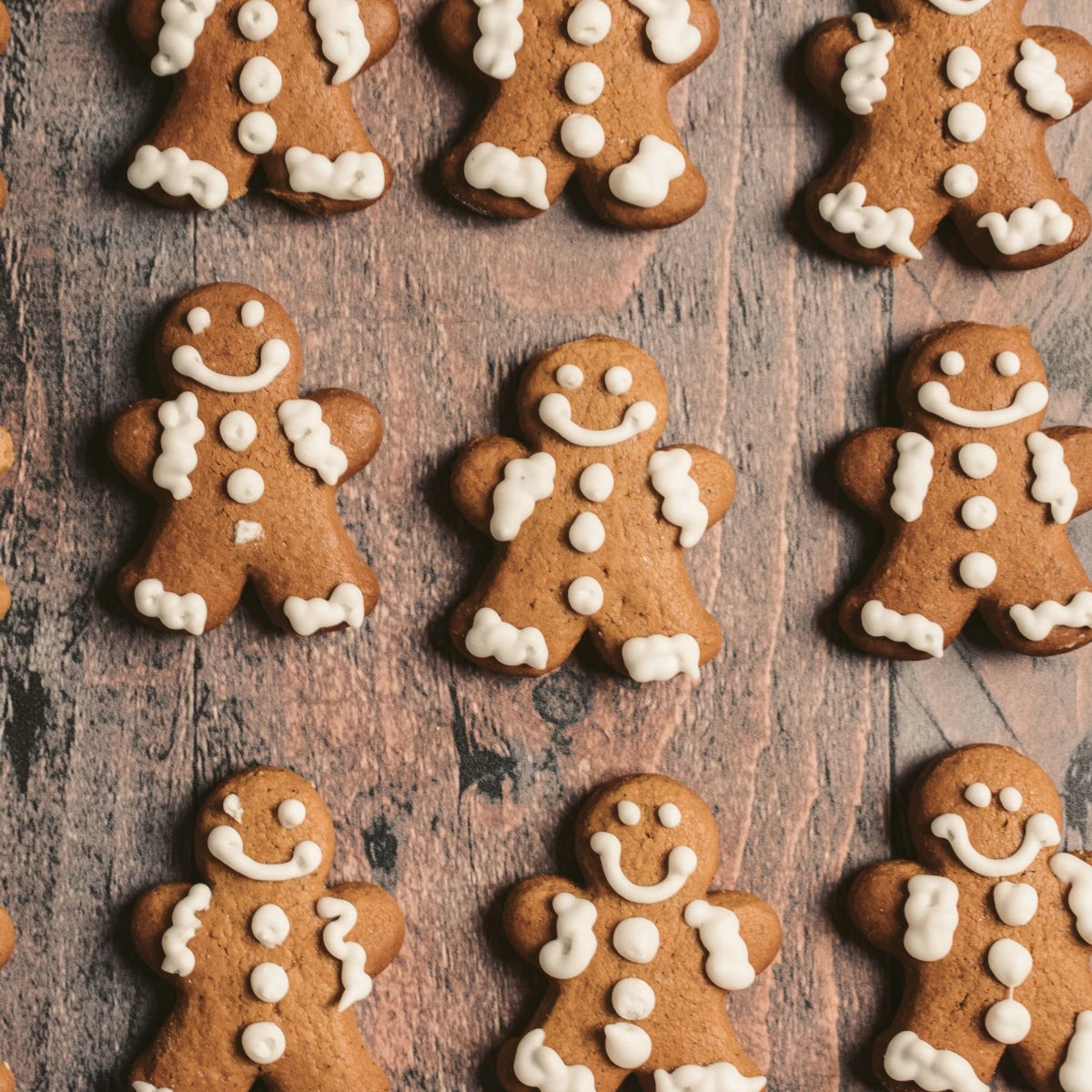 Gingerbread Macarons (Pack of 6)