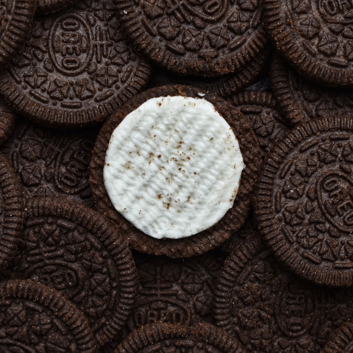 Oreo Macarons (Pack of 6)